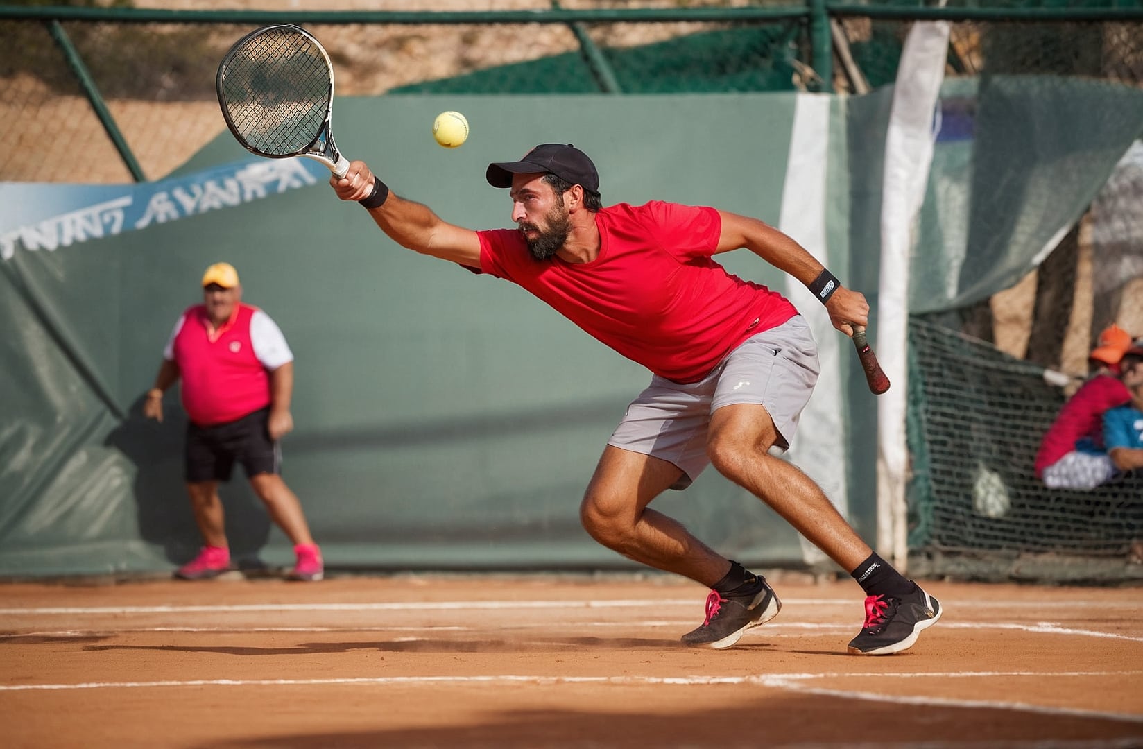 Mochilas y paleteros de pádel.